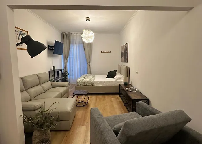 Piazza Ponterosso - The Nest