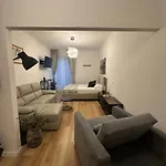 Piazza Ponterosso - The Nest