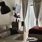 Piazza Ponterosso - The Nest * Trieste