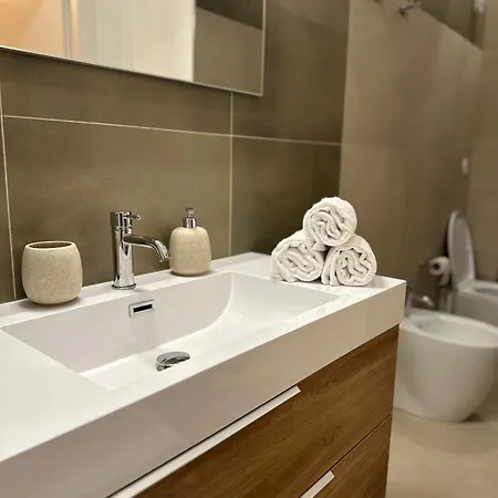 Piazza Ponterosso - The Nest Apartment Triest