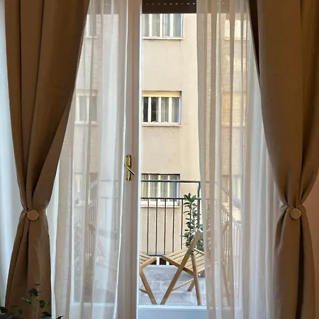 Piazza Ponterosso - The Nest Apartment Triest