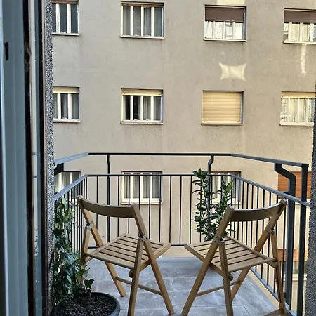 Piazza Ponterosso - The Nest *