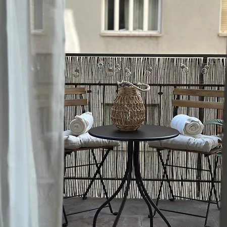 Piazza Ponterosso - The Nest *
